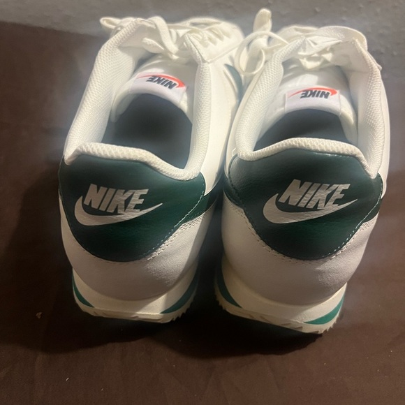 COPY - White and Green Sneakers Nike Cortez Gorge Green Women 16.5 - Picture 2 of 9